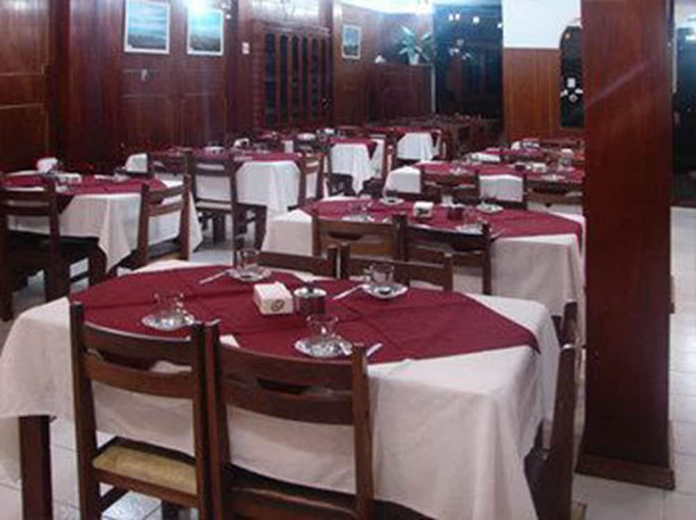 Cheltum Hotel Trelew Zewnętrze zdjęcie