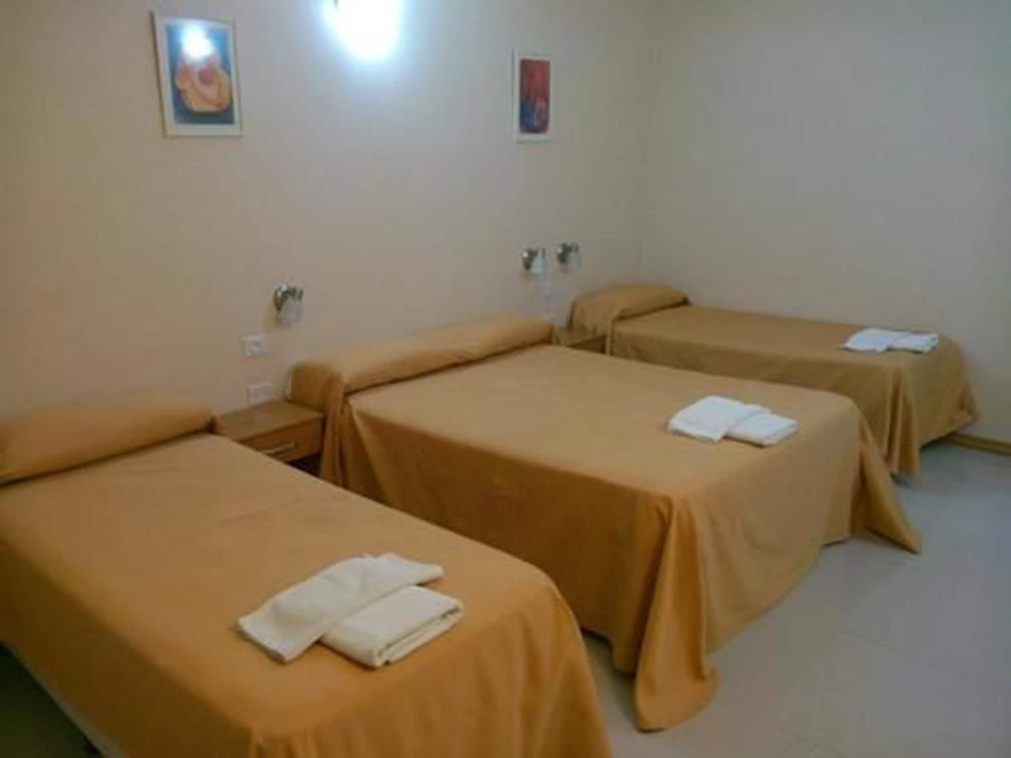 Cheltum Hotel Trelew Zewnętrze zdjęcie